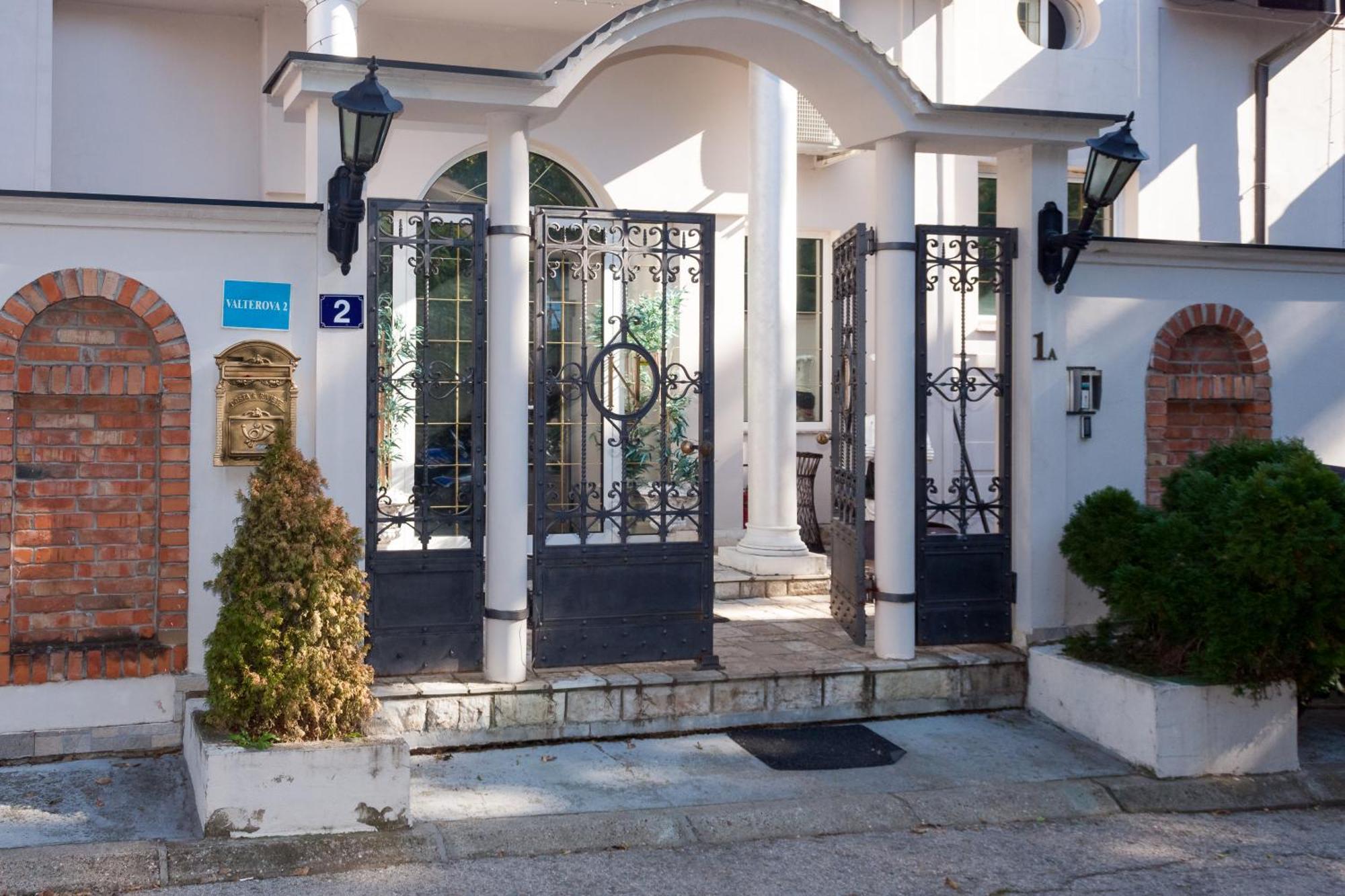 Red Clay Apartments City Club Beograd Ngoại thất bức ảnh
